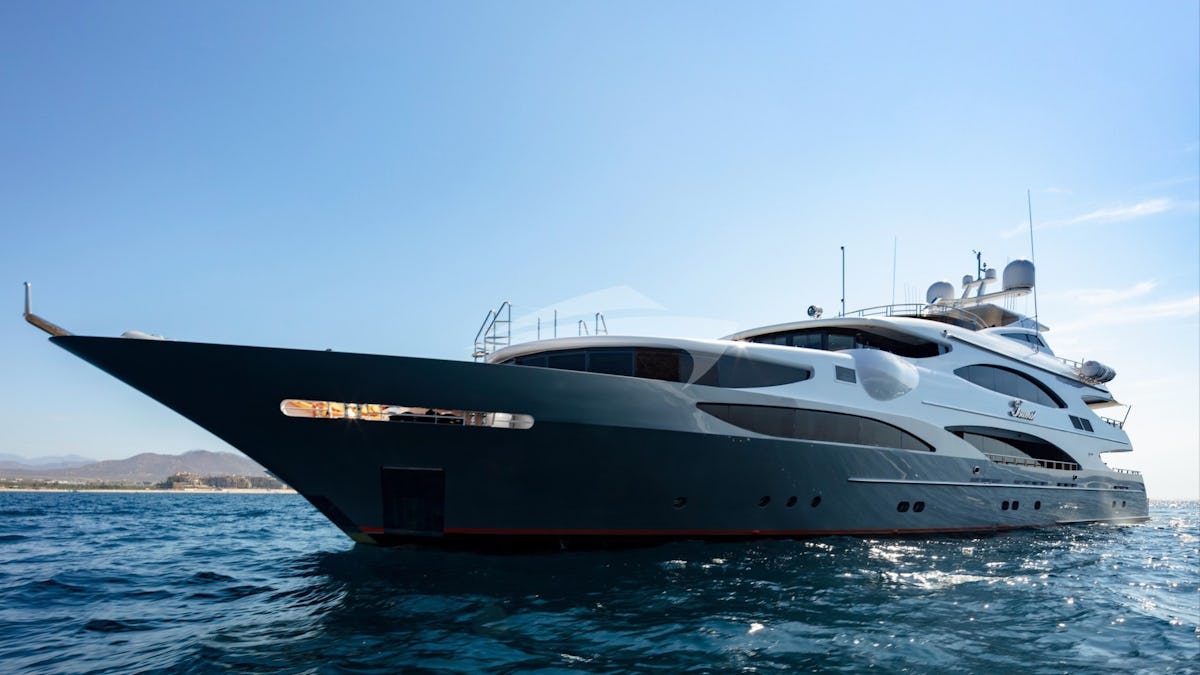 TSUMAT Yacht for Charter