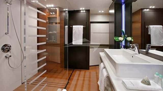 BIBICH yacht charter photo 4