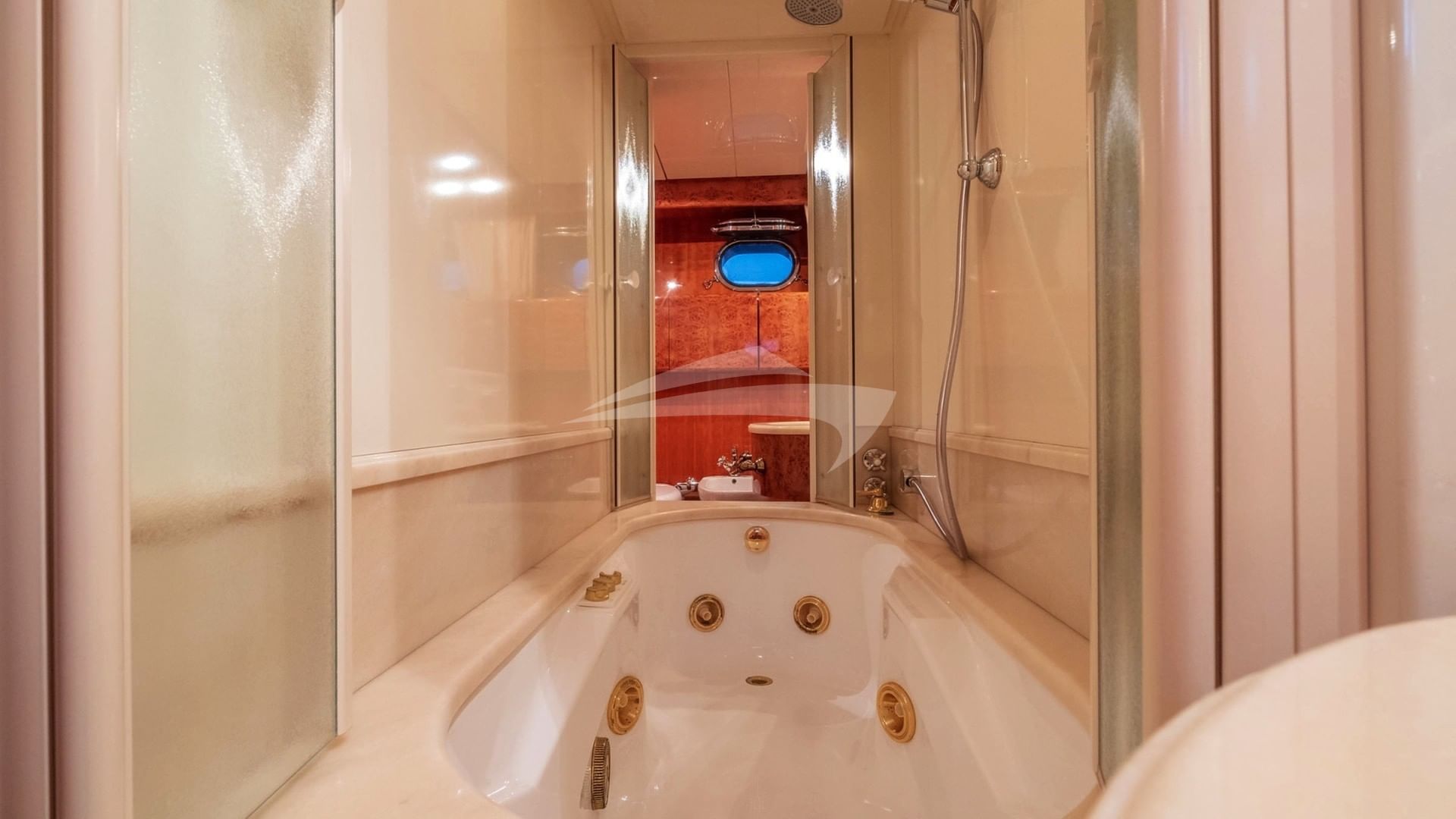 BarbarossaMoratti-SanLorenzo-72-Master Cabin-05