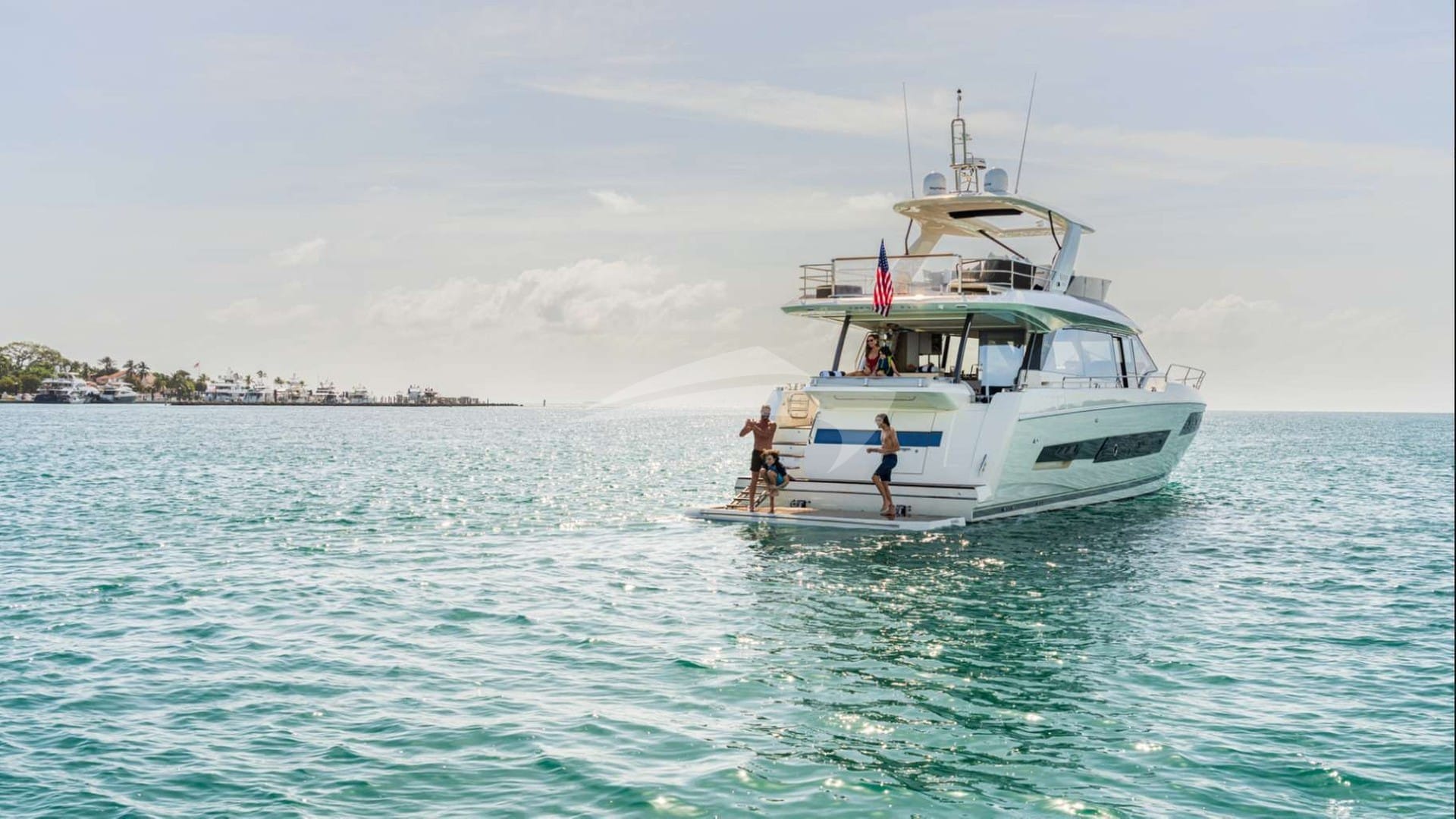 Bazinga Prestige 690 Bathing platform