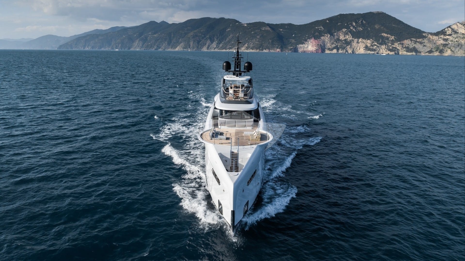 Bow underway