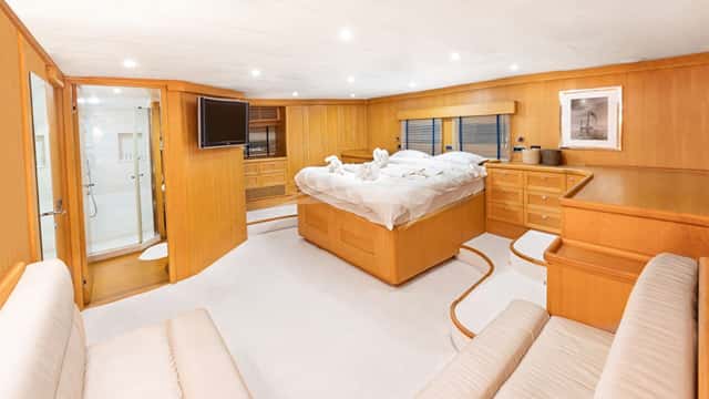 VIVA SHIRA yacht charter photo 4
