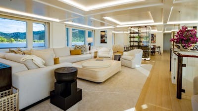 BROADWATER YACHT FOR CHARTER