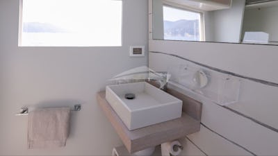 LUCE GUIDA - shower room