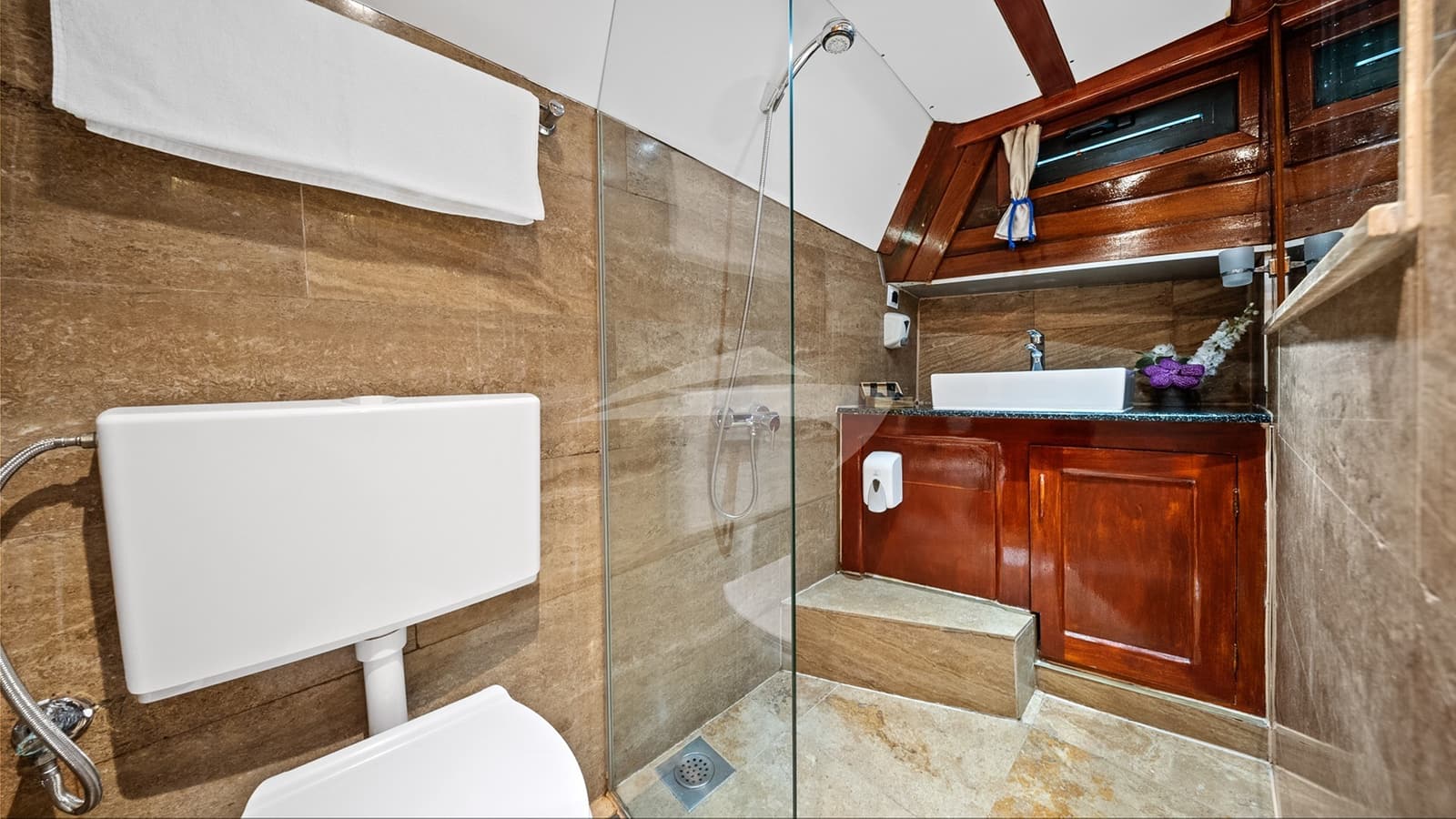 ELEGANZA, photo from the yacht portfolio 25