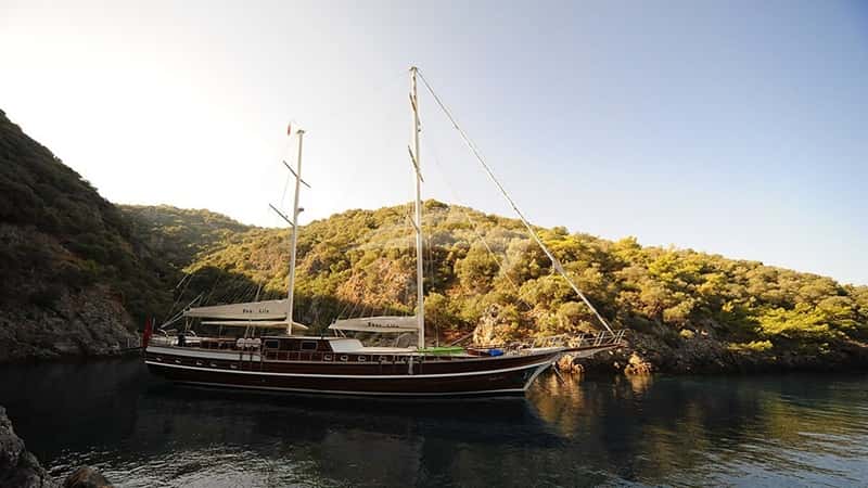DEAR LILA 33m sailing yacht charter, photo 4