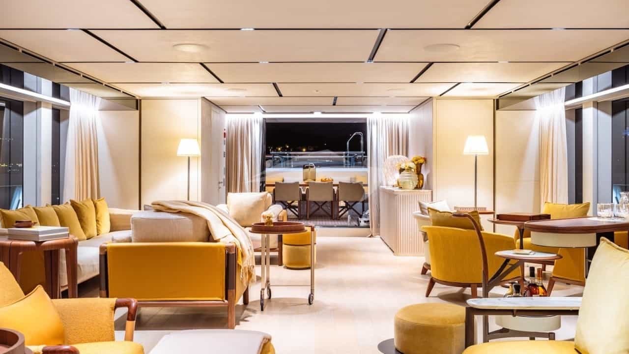 Main saloon