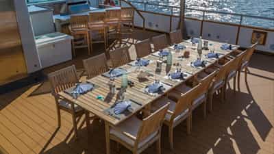 Al Fresco Dining