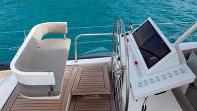 Comfortable helm seats