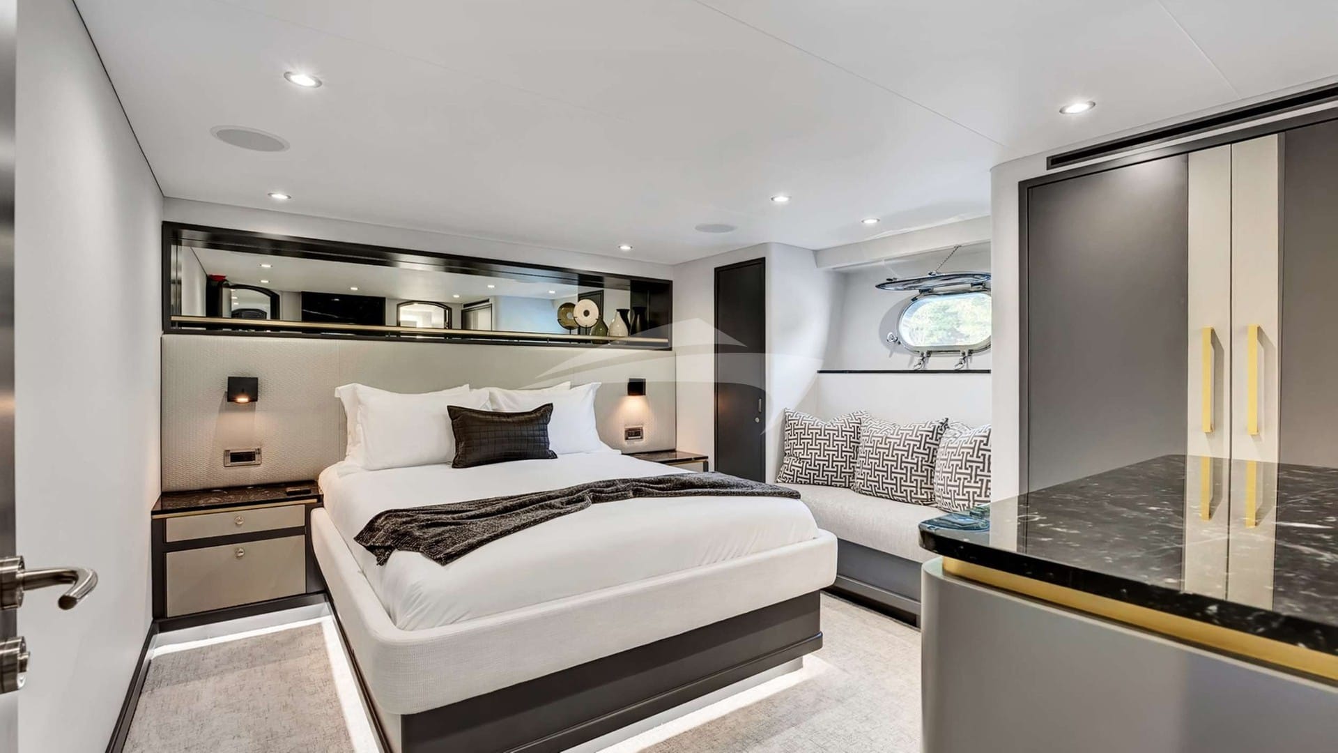 Queen Guest Stateroom