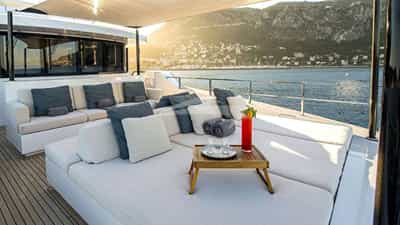 Foredeck Lounge Area
