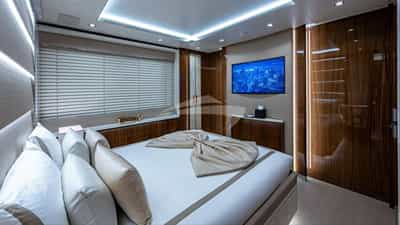 Guest cabin