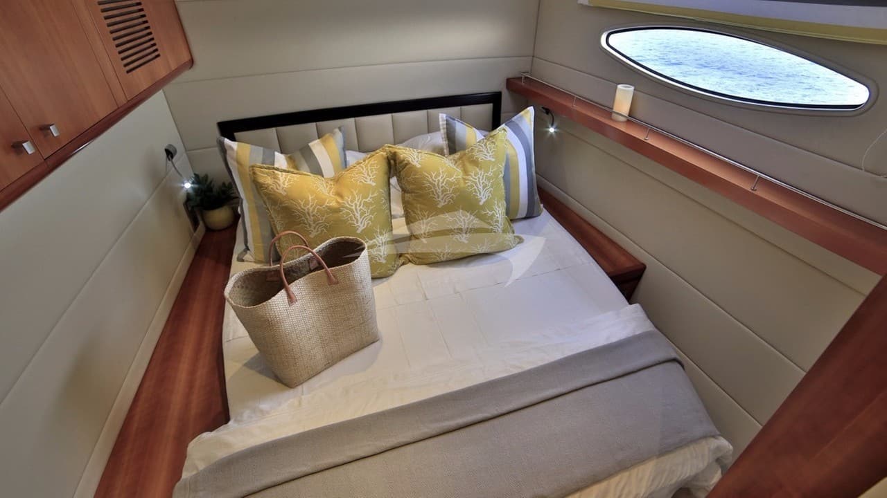 WORLD'S END, photo from the yacht portfolio 18