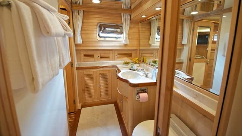 MISS KULANI 23m motor yacht charter, photo 7