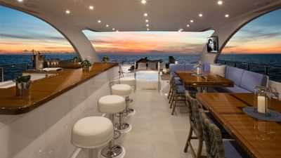 Upper Deck Entertaining