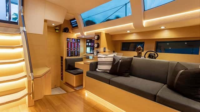 VANISHING POINT yacht charter photo 2