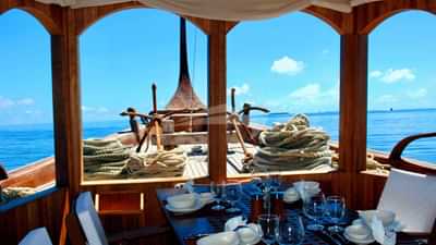 Stella 2 dining