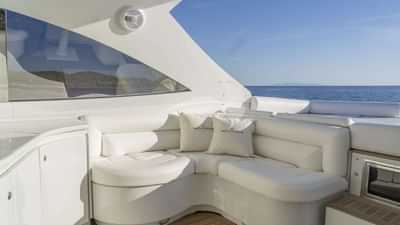 Aft deck salon