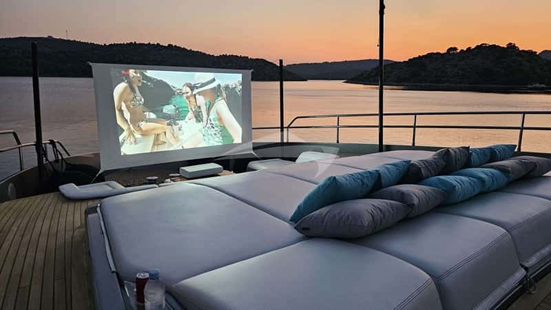 YOYITA II 30m motor yacht charter, photo 5