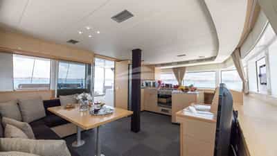 Salon & Galley