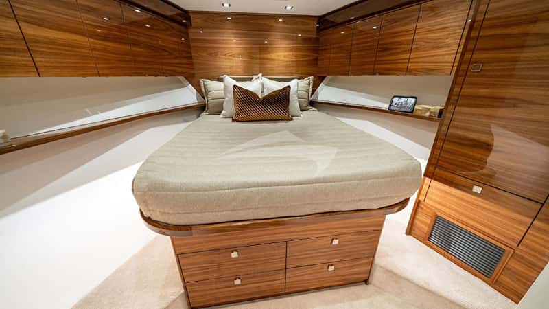 BOUJIE 25m motor yacht charter, photo 9