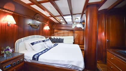 ROS MARE 27m motor yacht charter, photo 7