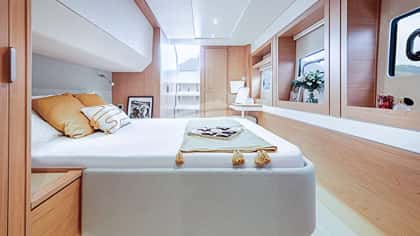 CHILLIN HUT 17m sailing yacht charter, photo 12