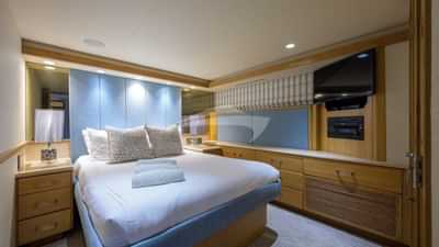 Motor Yacht HARD TIMES (11)