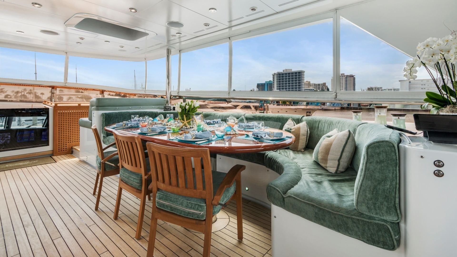 Upper Deck Dining