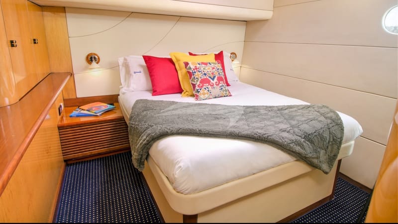 Port aft queen guest suite