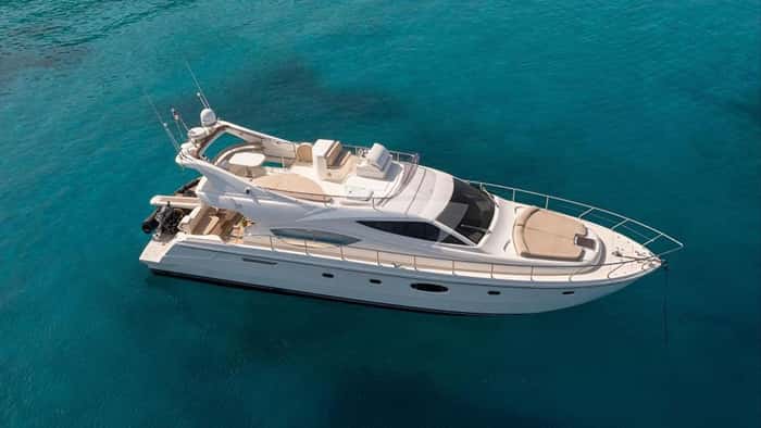 CARTE BLANCHE 17m motor yacht charter, photo 3