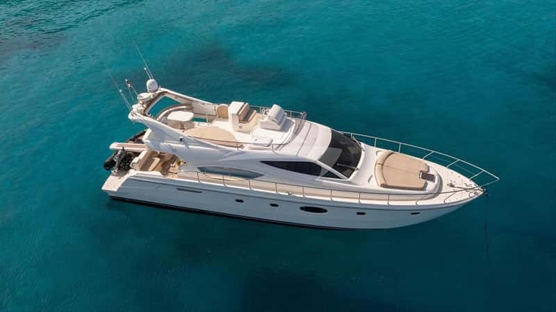 CARTE BLANCHE 17m motor yacht charter, photo 3
