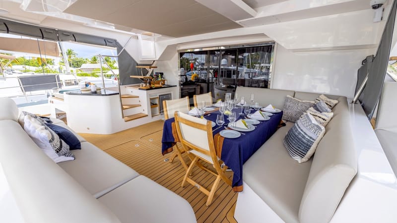 Afte cockpit set up for dining