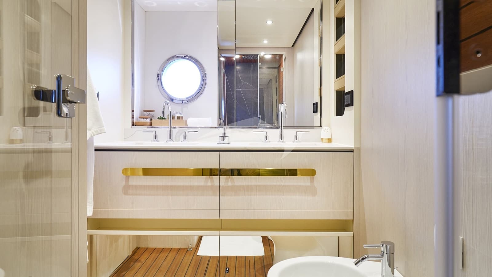 VIVA, photo from the yacht portfolio 20