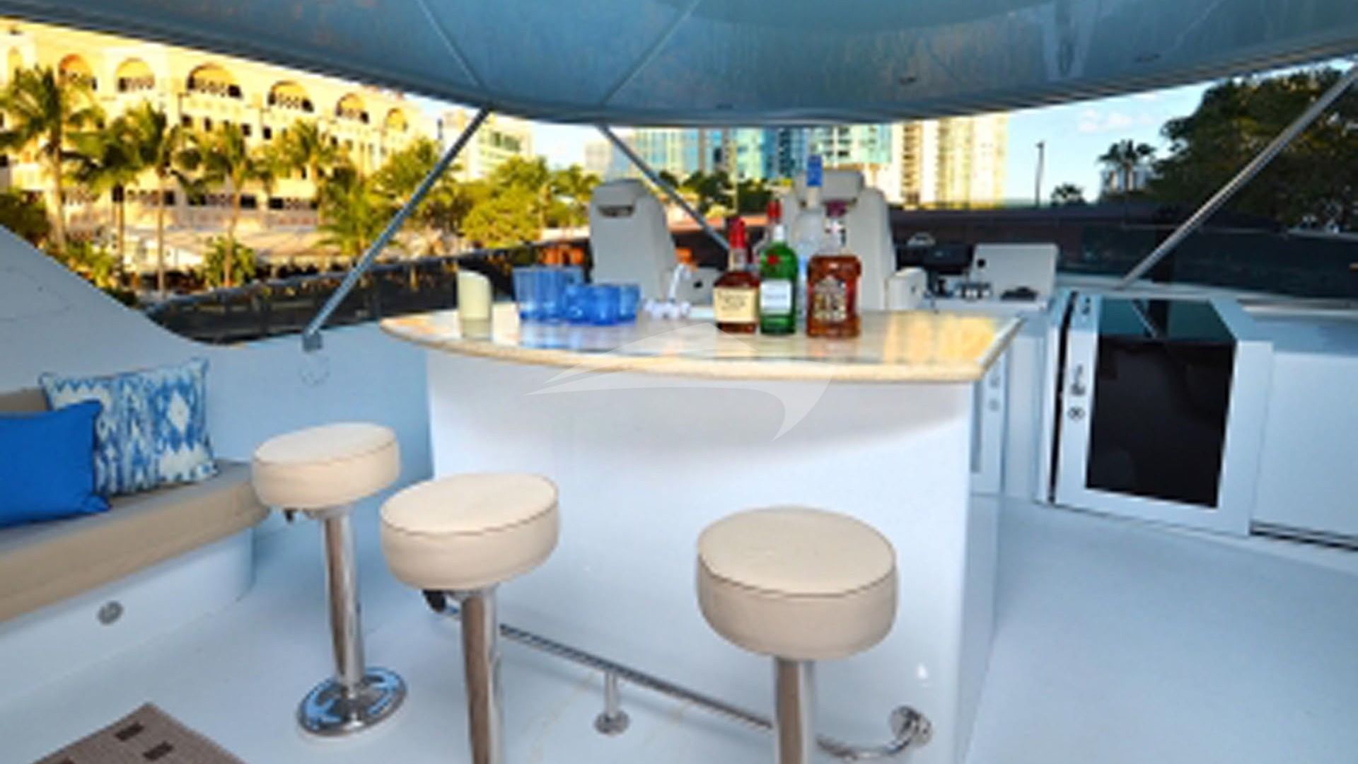 Flybridge Bar