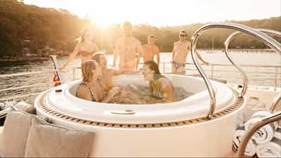 Deck Jacuzzi