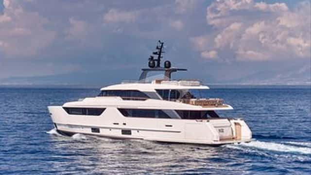 K2 yacht charter photo 3