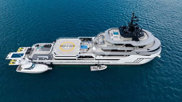 Q yacht charter photo 2