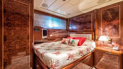 Guest cabin