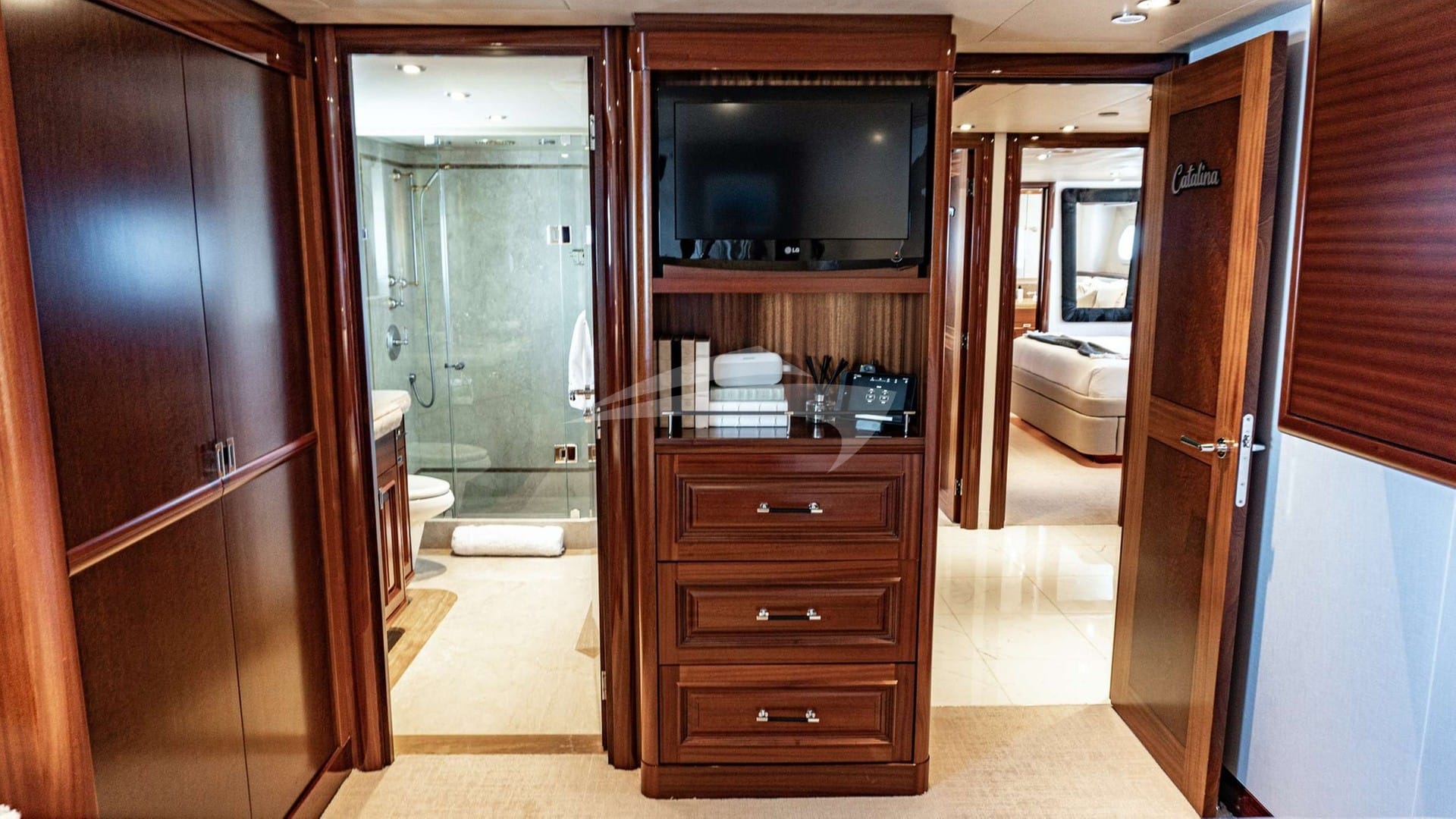 Guest head and Lower Foyer