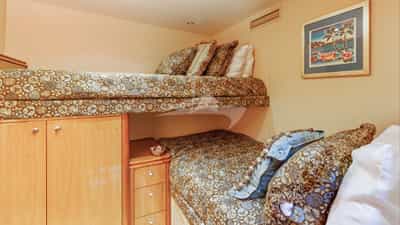 Twin Cabin