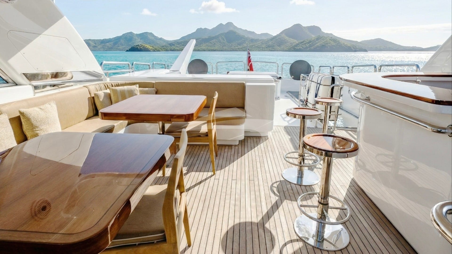 Flybridge Dining Bar