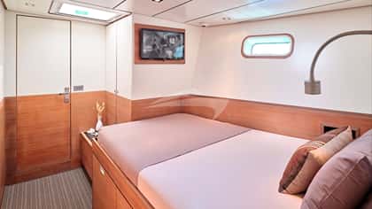 AIZU 30m sailing yacht charter, photo 11