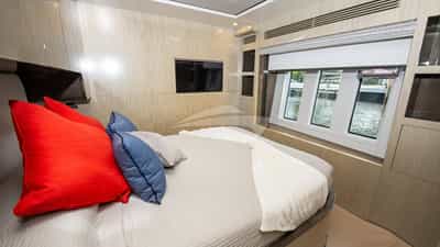 Guest cabin