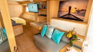 HUNTRESSYacht Charter