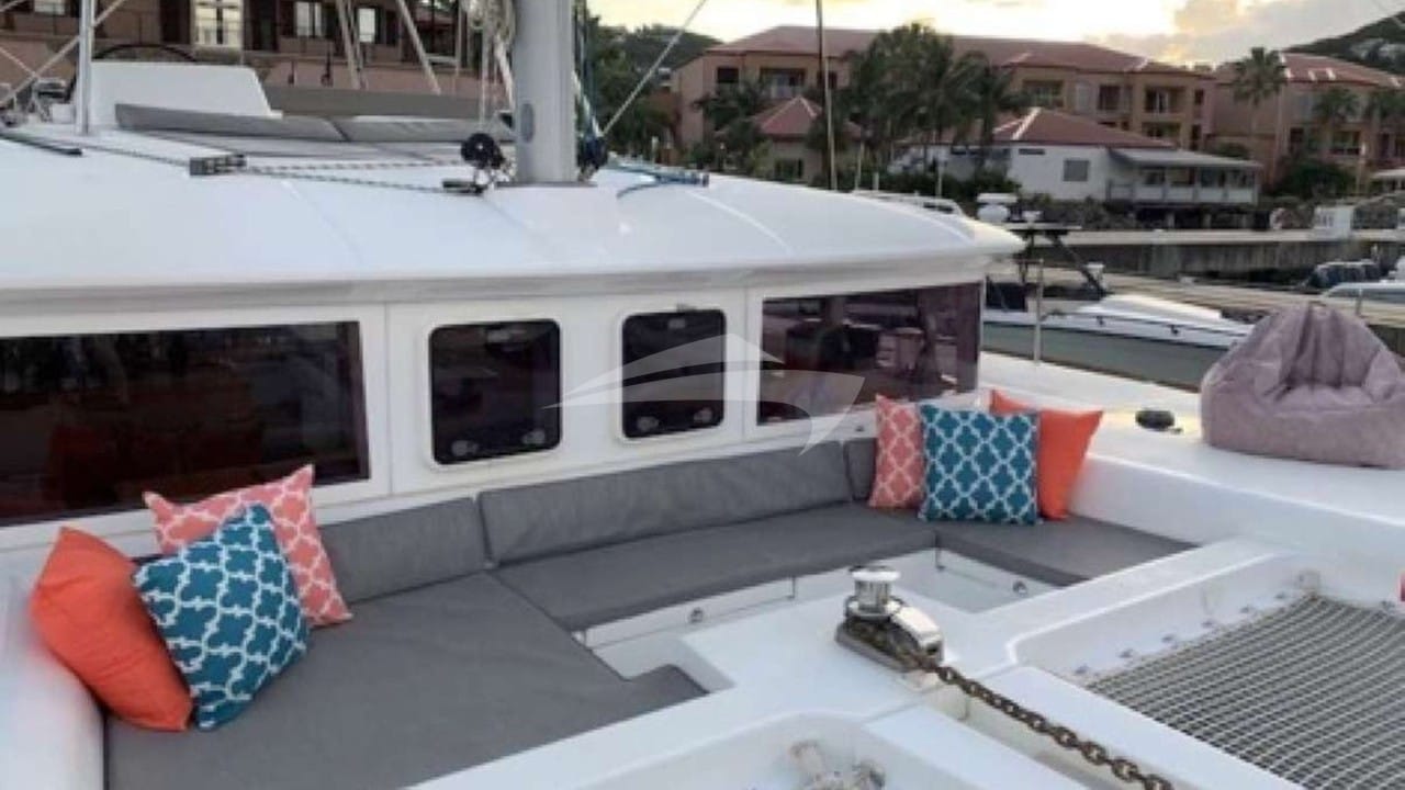 Foredeck lounge area