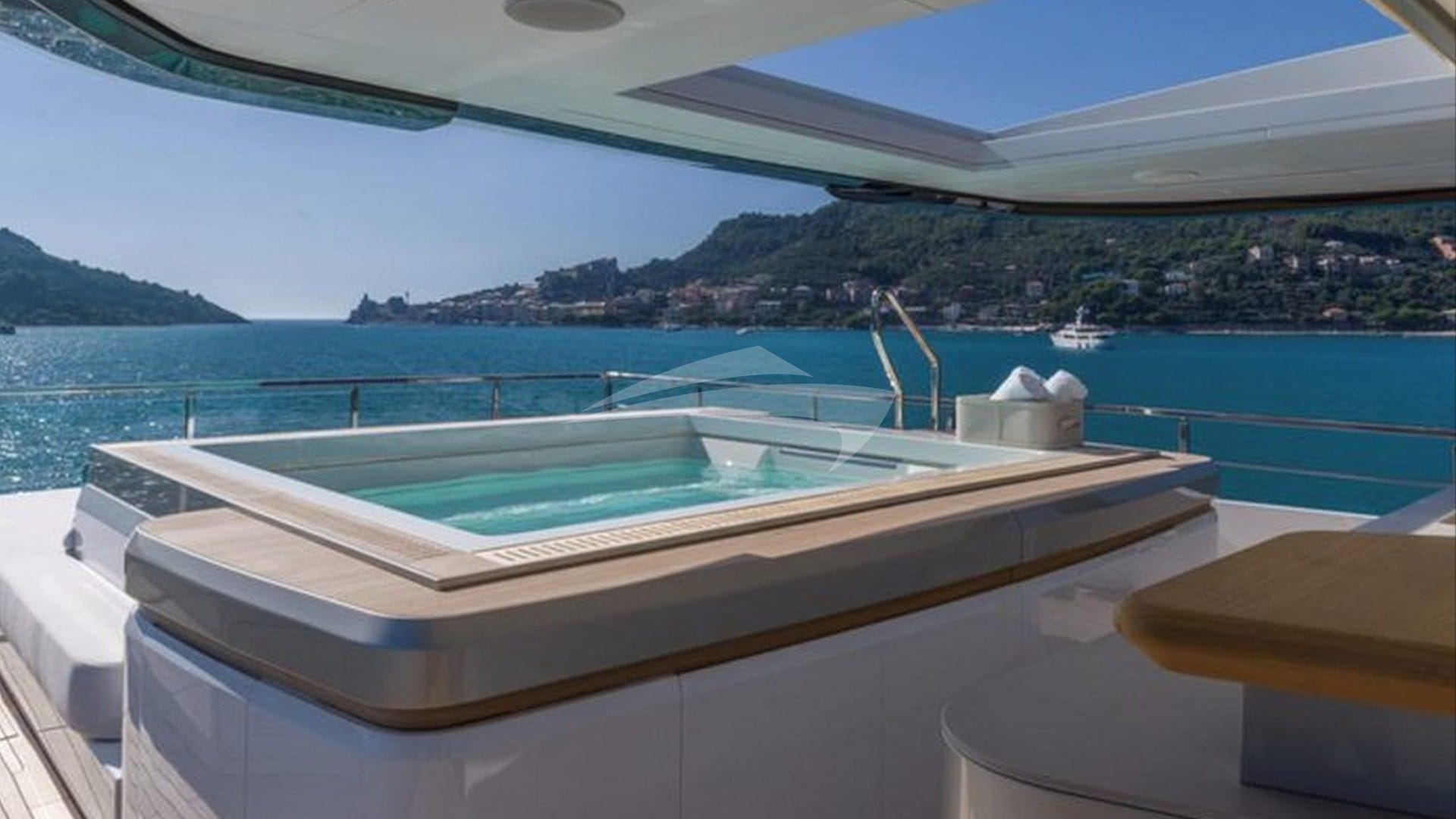 Deck Jacuzzi
