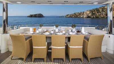 Al Fresco Dining