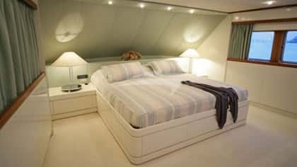 SOUTH PAW C 35m motor yacht charter, photo 7