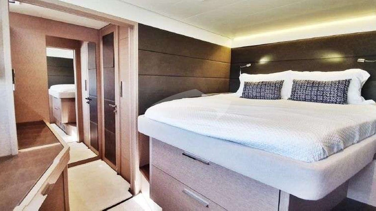 ...Fwd cabin from different angle